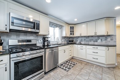 32 Hudson Ave, Chicopee, MA 01020 - photo 4