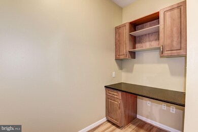 12956 Centre Park Cir unit 209, Herndon, VA 20171 - photo 3
