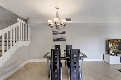 1532 W Harmony Lake Cir, Davie, FL 33324 - photo 6