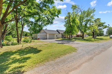 208 W Broadway, Custer City, OK 73639 - photo 3