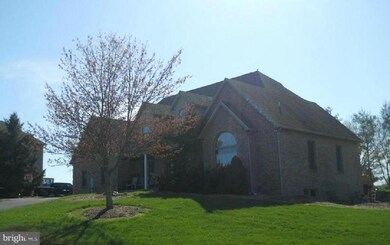 1667 Majestic Dr, Chambersburg, PA 17202 - photo 2