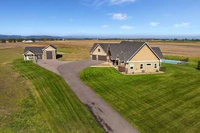 Detached 1,140 SF shop