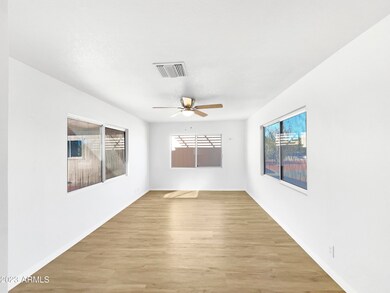 10502 W Caron Dr, Sun City, AZ 85351 - photo 5