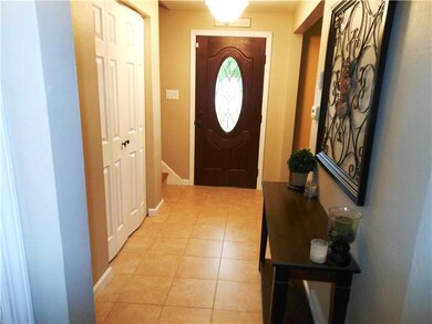 Entry/Foyer.