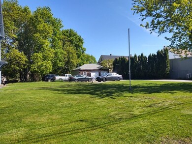 66 Chestnut St, Spencer, MA 01562 - photo 4