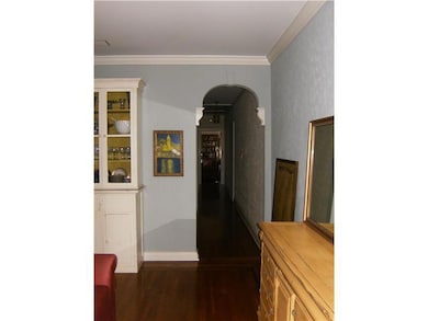 Photo. 1728-30 Gentilly - Hallway view.