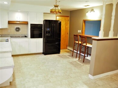 5172 Dewey St, Whitehall, PA 18052 - photo 3