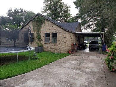 6915 Appleton St, Houston, TX 77022 - photo 3