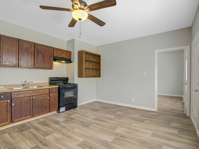 313 N Beauregard St unit 3, Alvin, TX 77511 - photo 5