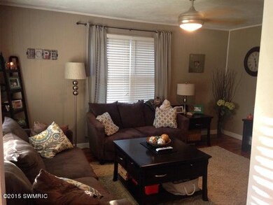 Living Room2.jpg