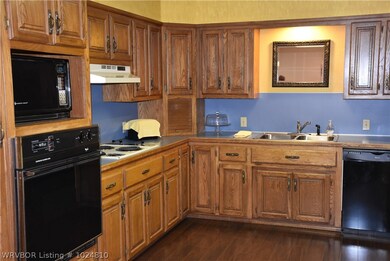 1916 W Shawntel Smith Blvd, Muldrow, OK 74948 - photo 5