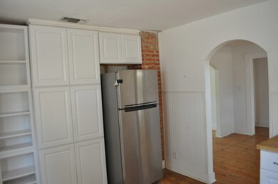 201 W Morse St, Fredericksburg, TX 78624 - photo 4