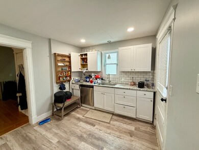 63 Langdon St, Springfield, MA 01104 - photo 4