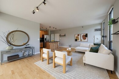 Vision on State unit 917, Chicago, IL 60605 - photo 7