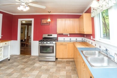 10 Thayer St, South Deerfield, MA 01373 - photo 4