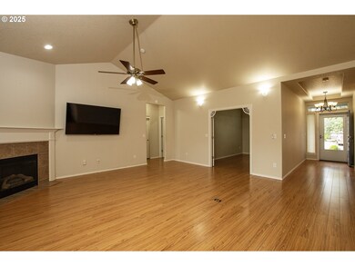 22 Almond Way, Creswell, OR 97426 - photo 5