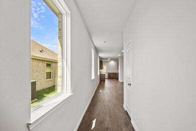 1704 Luke St, Ennis, TX 75119 - photo 4