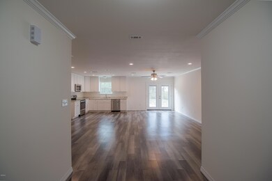 14101 Suburban Dr-102