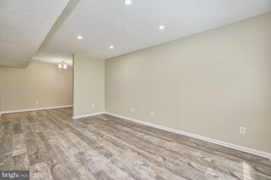 14017A Grumble Jones Ct, Centreville, VA 20121 - photo 4