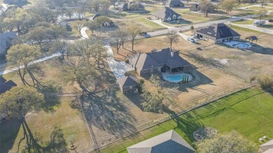 113 Ellis Pond Ct, Weatherford, TX 76085 - photo 3