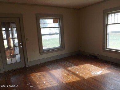 145 S Park St, Cedar Springs, MI 49319 - photo 4