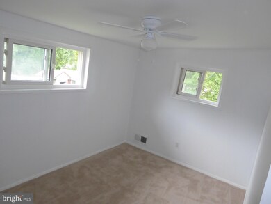 10724 Maple St, Fairfax, VA 22030 - photo 7