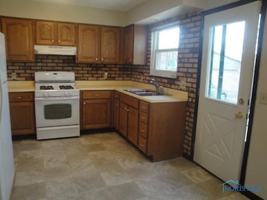 4204 Shade Tree Dr, Toledo, OH 43615 - photo 2