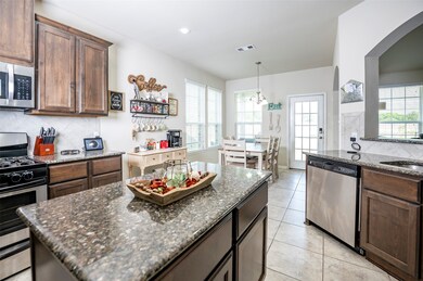 3218 El Camino St, Bay City, TX 77414 - photo 7