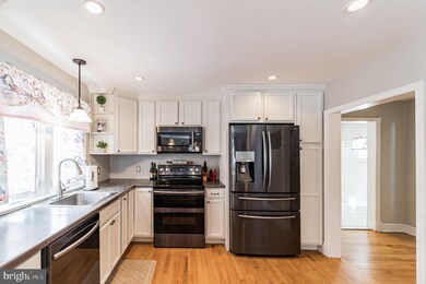 325 Fairview Rd, Woodlyn, PA 19094 - photo 3