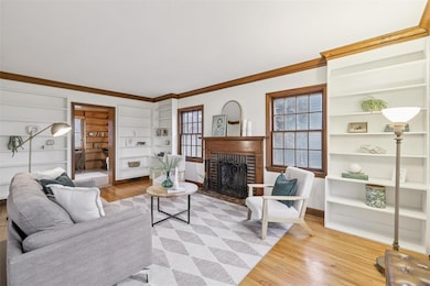 317 SW 42nd St, Des Moines, IA 50312 - photo 2