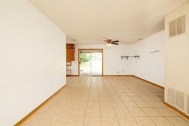 116 Bowles Ct, Hurst, TX 76053 - photo 7