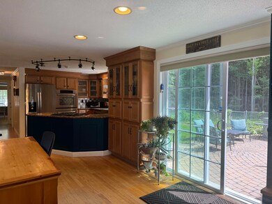 37 Wilson Ave, Concord, NH 03301 - photo 4