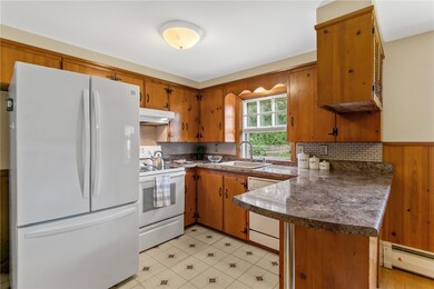 6 Quaker Ln, Greenville, RI 02828 - photo 3