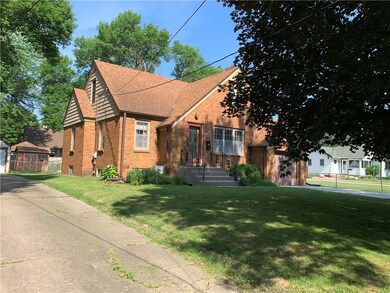 2720 45th St, Des Moines, IA 50310 - photo 2