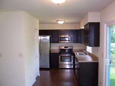 1812 Cambridge Dr unit 2, Carpentersville, IL 60110 - photo 4