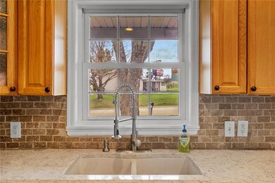 2835 Rownd St, Cedar Falls, IA 50613 - photo 6