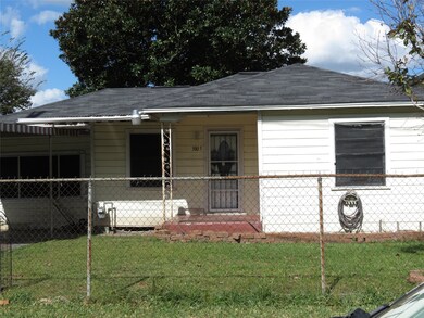 3805 Melbourne St, Houston, TX 77026 - photo 2