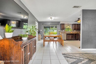 Living, Dining, Kitchen 7390 Calmoso