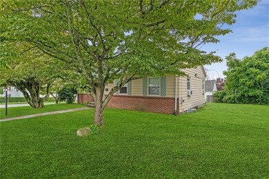 30 Bennett Ave, Cranston, RI 02920 - photo 2