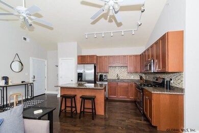 289 Jefferson St, Saratoga Springs, NY 12866 - photo 5