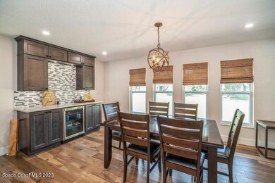 07_4658SFridayCir_369001_DiningRoom_Flex