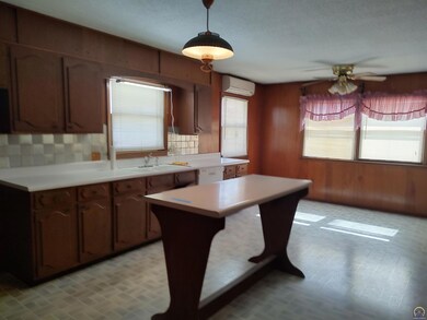 15880 S Osage Rd, Burlingame, KS 66413 - photo 6