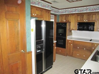 3824 3824 Post Oak Rd, Tyler, TX 75701 - photo 6