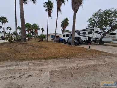 716 E Clam Cir unit 716, Port Isabel, TX 78578 - photo 2