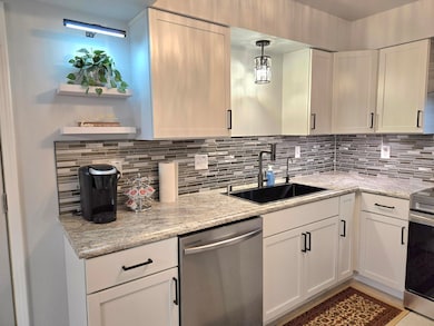 1615 15th St, Kenosha, WI 53140 - photo 3