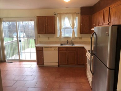 705 Bach Ct, Freemansburg, PA 18017 - photo 4