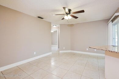 004-photo-formal-dining-room-10880819
