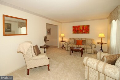 4502 Wakefield Chapel Rd, Annandale, VA 22003 - photo 3