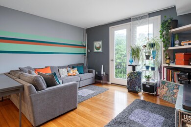 121 E Noble St_MLS_07
