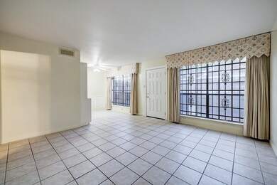 10374 Longmont Dr unit 51, Houston, TX 77042 - photo 3